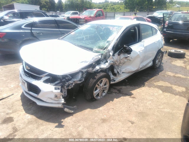 Chevrolet CRUZE LT 2018 3G1BE6SM4JS632855 Image 2