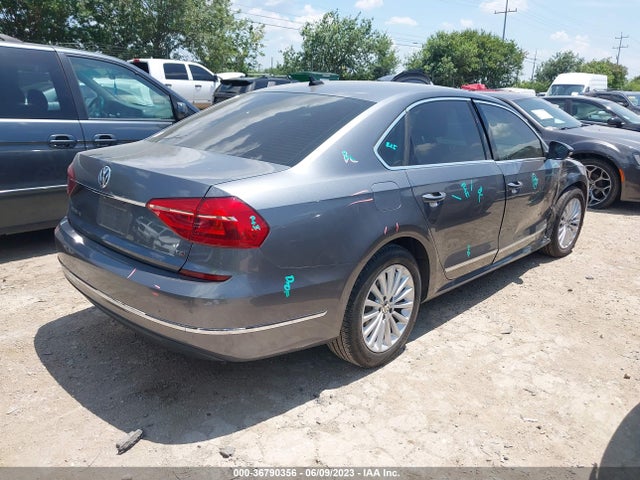 1VWBT7A32GC004204 Volkswagen Passat 1.8t Se W/technology