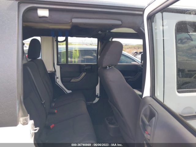 1C4BJWDG8FL523662 Jeep Wrangler Unlimited Sport