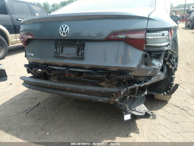 3VWE57BU2KM065641 Volkswagen JETTA SEL