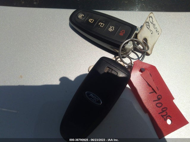 Ford ESCAPE SE 2019 1FMCU0GDXKUB79648 Image 3