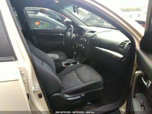 2012 KIA SORENTO LX VIN: 5XYKT3A68CG230274