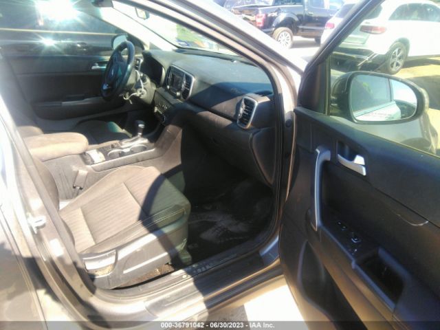 KNDPMCAC1H7063916 KIA Sportage Lx