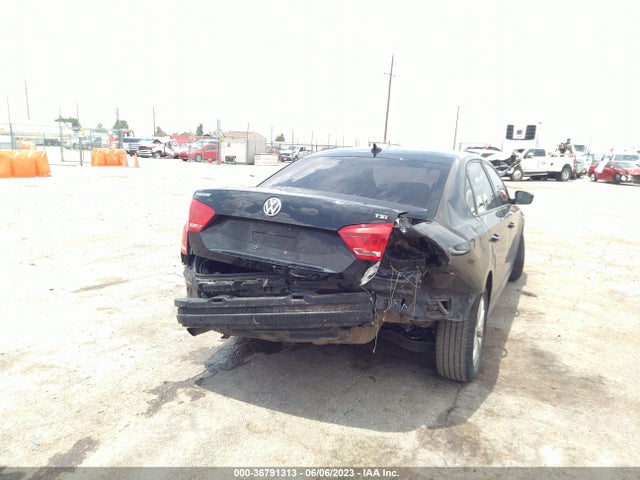 1VWAT7A34FC042785 Volkswagen Passat 1.8t Wolfsburg Ed