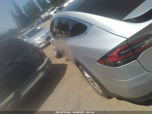 Tesla Model X 75d/100d/p100d 2018 5YJXCAE23JF118651 Image 5