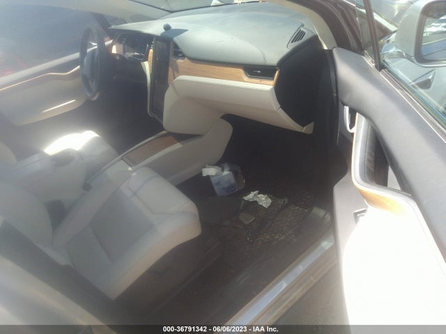 Tesla Model X 75d/100d/p100d 2018 5YJXCAE23JF118651 Image 7