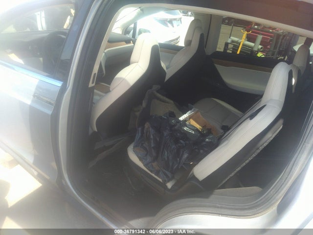 Tesla Model X 75d/100d/p100d 2018 5YJXCAE23JF118651 Image 10