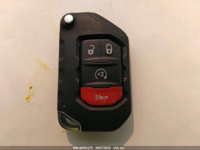 1C4HJXEG0PW570439 Jeep Wrangler Sahara