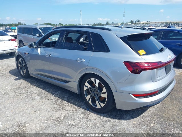 2022 Audi e-tron, VIN: WA1AAAGE2NB015257