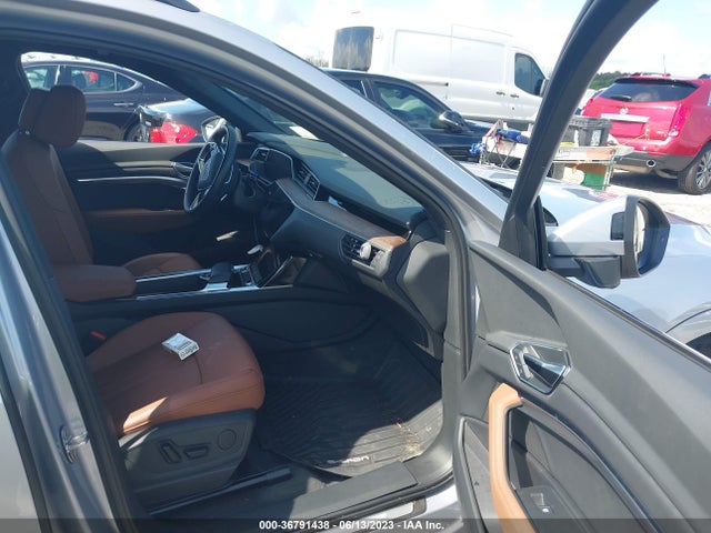 2022 Audi e-tron, VIN: WA1AAAGE2NB015257