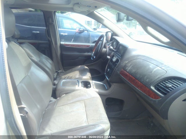2C4RC1GG6ER364959 Chrysler Town & Country Limited