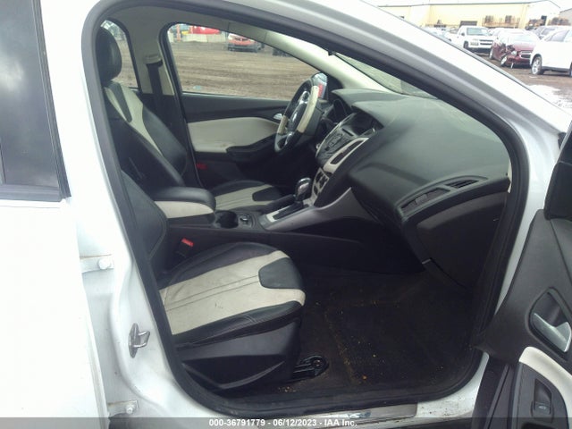 2014 FORD FOCUS SE VIN: 1FADP3F26EL235781