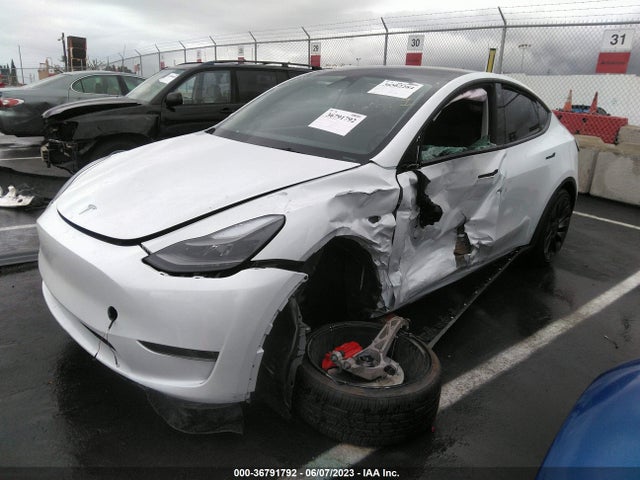 Tesla Model Y Performance 2023 7SAYGDEF0PF737989 Image 2