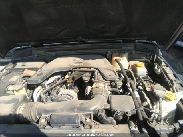 1C4HJXDG1JW181771 Jeep Wrangler Unlimited Sport