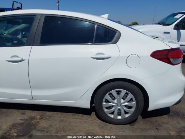 3KPFK4A7XJE181088 KIA FORTE LX
