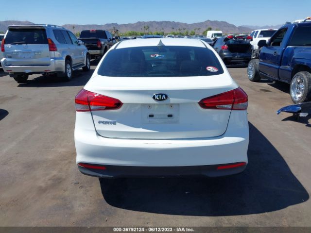 3KPFK4A7XJE181088 KIA FORTE LX