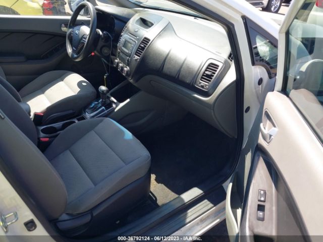 3KPFK4A7XJE181088 KIA FORTE LX