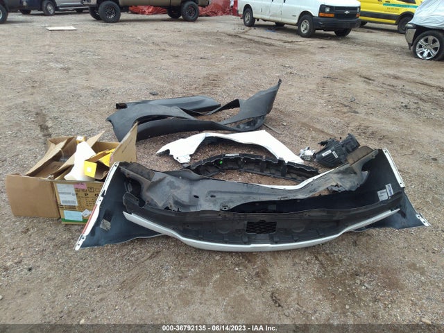 2C3CCAAG0JH308308 Chrysler 300 Touring