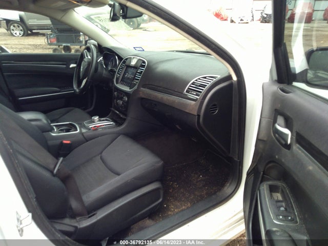 2C3CCAAG0JH308308 Chrysler 300 Touring