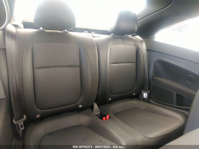3VWF17AT9GM606989 Volkswagen Beetle Coupe 1.8t Fleet Edition