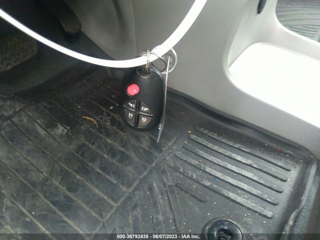 Toyota SIENNA LE 2020 5TDKZ3DC4LS036750 Image 3