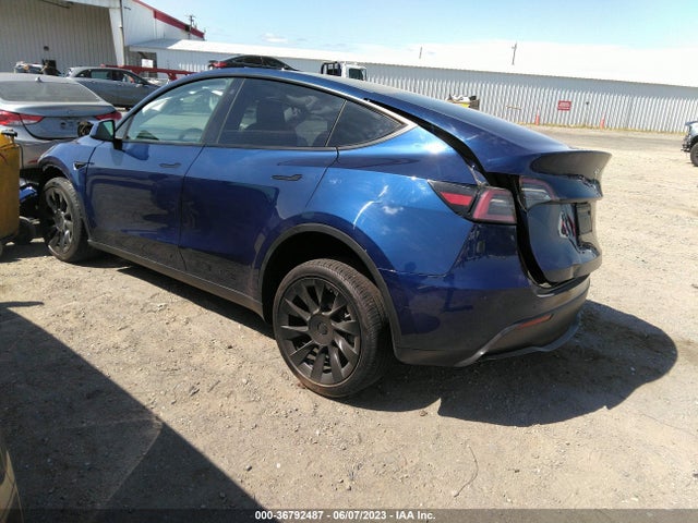 Tesla Model Y Long Range 2023 7SAYGDEE6PF780417 Image 3