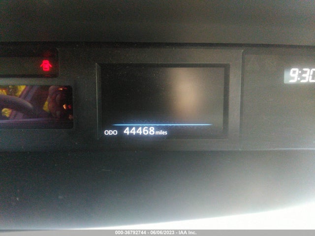 Toyota Prius V Two/five/three/four 2017 JTDZN3EU4HJ058592 Image 7
