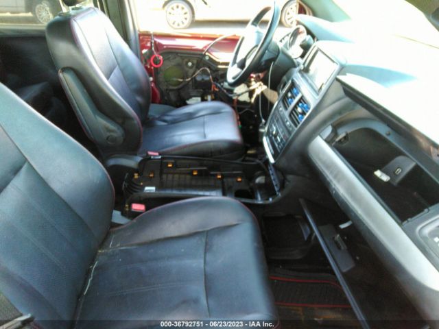 2C4RDGEG7KR557393 Dodge Grand Caravan Gt