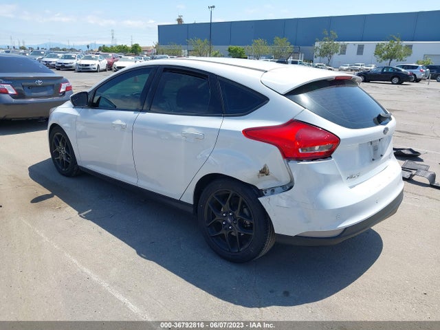 2016 FORD FOCUS SE VIN: 1FADP3K25GL388628
