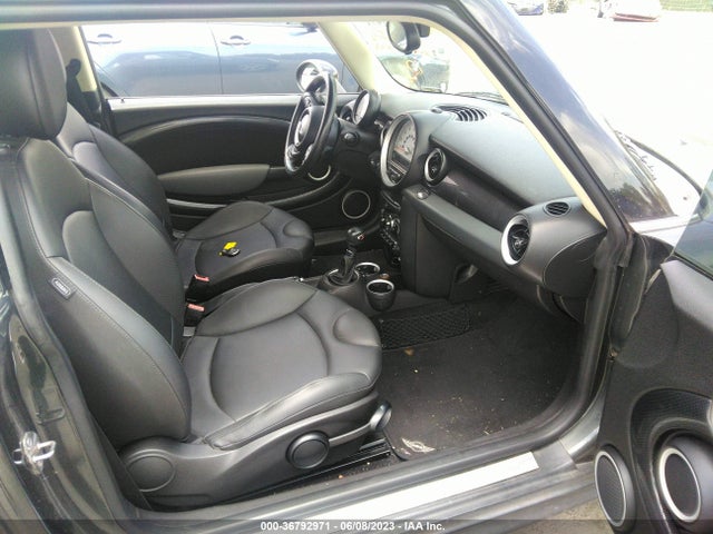 2011 MINI COOPER HARDTOP S VIN: WMWSV3C59BTY14696