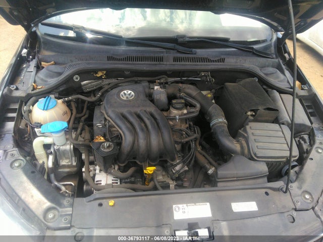 3VW1K7AJ7FM335810 Volkswagen Jetta Sedan 2.0l S