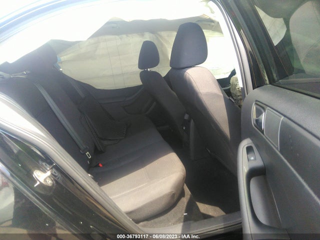 3VW1K7AJ7FM335810 Volkswagen Jetta Sedan 2.0l S