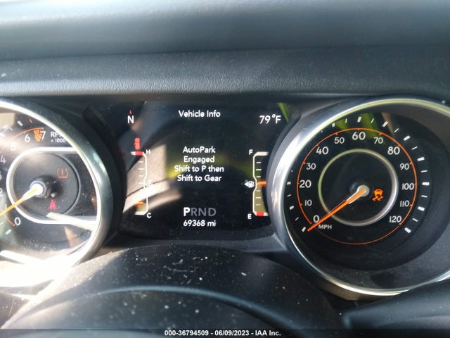 2018 JEEP WRANGLER UNLIMITED SAHARA VIN: 1C4HJXEG2JW121237