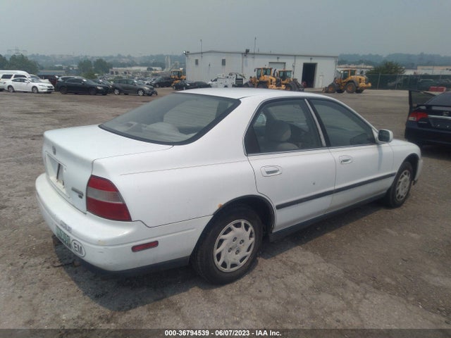 1994 HONDA ACCORD LX/EX VIN: 1HGCD5533RA021029