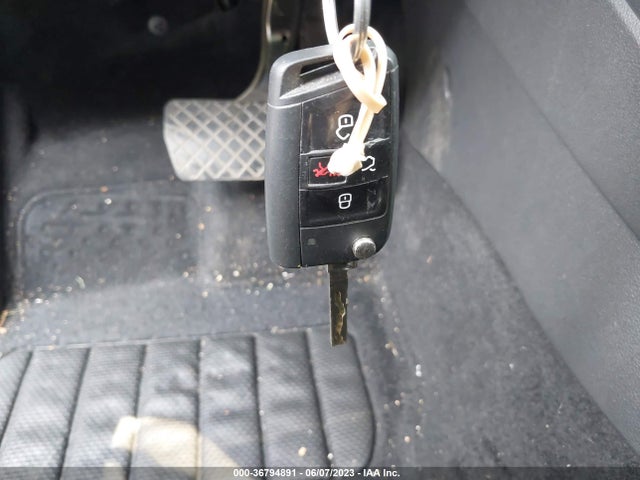 2019 VOLKSWAGEN TIGUAN S VIN: 3VV0B7AX6KM079903
