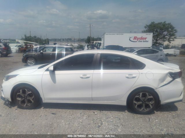 3KPF24AD8LE195371 KIA Forte Lxs