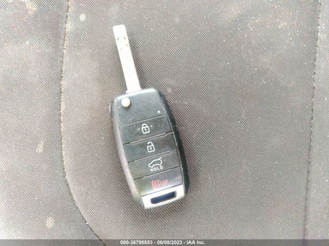KNDJN2A21K7015151 KIA Soul Base