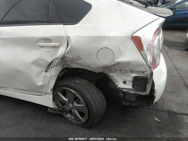 Toyota Prius Four 2015 JTDKN3DU8F0427637 Image 6