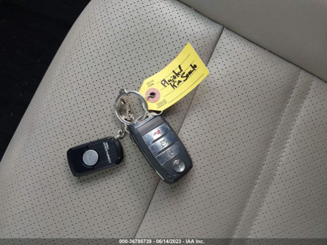 5XYPHDA55GG104125 KIA SORENTO EX