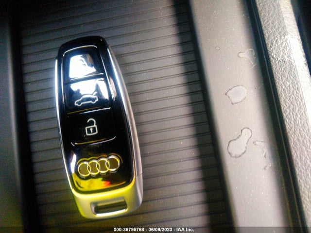 2022 Audi e-tron, VIN: WA1LAAGE5NB010319