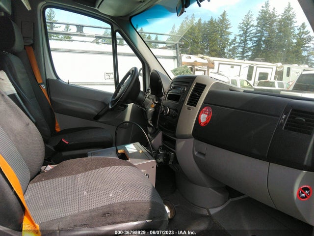 2011 MERCEDES-BENZ SPRINTER CARGO VANS VIN: WD3PE7CC5B5592431
