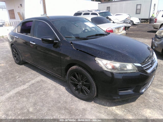 2014 1HGCR2F32EA156415 main image