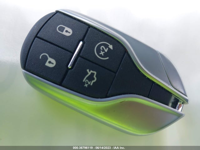 2022 Maserati Ghibli, VIN: ZAM57XSA6N1392463