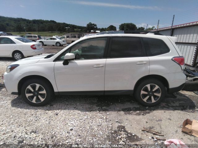JF2SJAEC1HH447126 Subaru Forester Premium