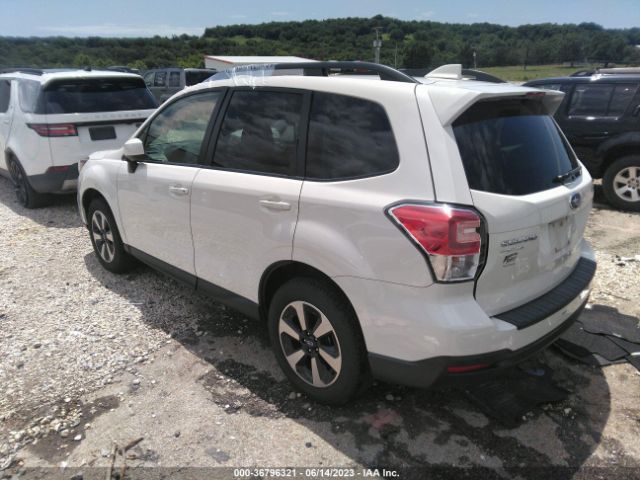 JF2SJAEC1HH447126 Subaru Forester Premium