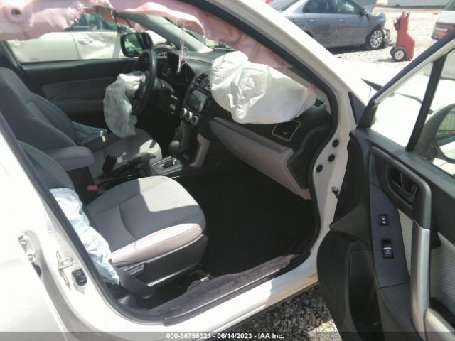 JF2SJAEC1HH447126 Subaru Forester Premium