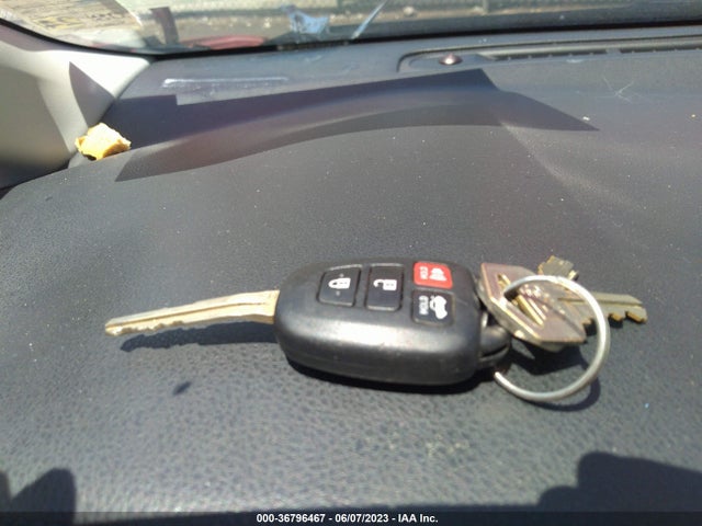 Toyota COROLLA LE 2019 5YFBURHE0KP863939 Image 3