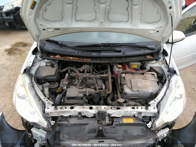 Toyota Prius C One/three/two/four 2014 JTDKDTB33E1570792 Image 10