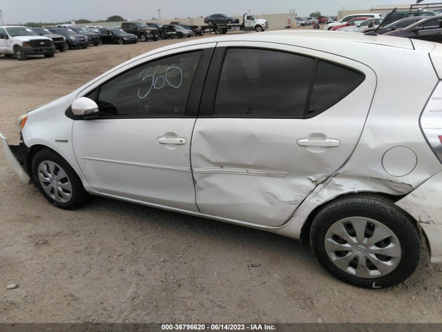 Toyota Prius C One/three/two/four 2014 JTDKDTB33E1570792 Image 14