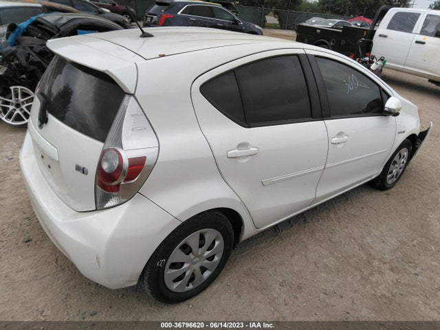 Toyota Prius C One/three/two/four 2014 JTDKDTB33E1570792 Image 4